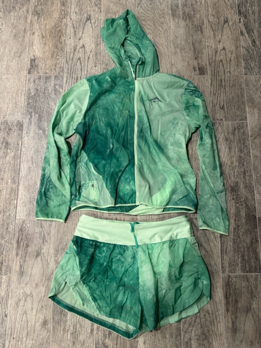 Nike Green Ombre Hooded Zip Jacket & Shorts Set